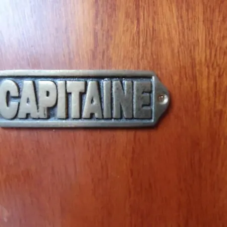 Voilier De Charme En Acajou. 船屋 乌伊斯特勒昂